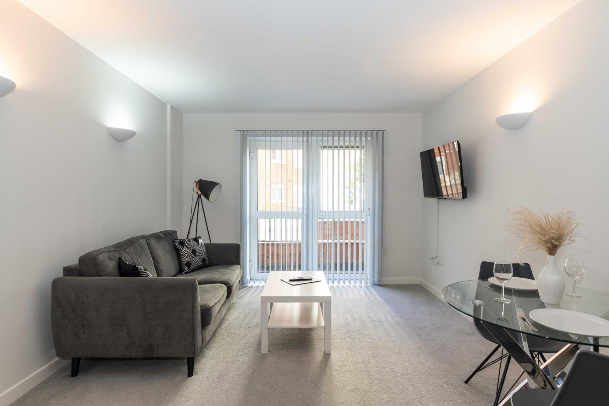 Cotels Centro - Location, Parking, Fibre Wifi, Smart Tv, Fully Equipped Kitchen Apartment *