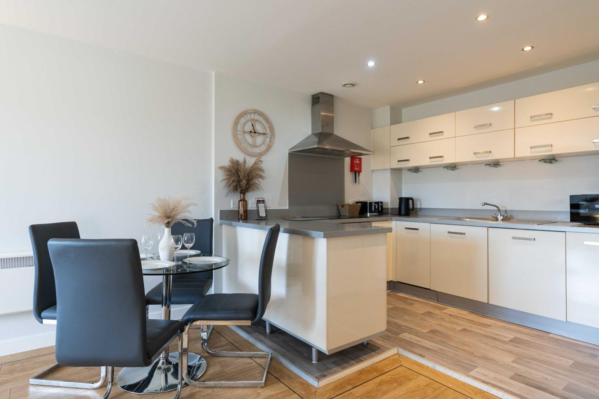 Cotels Centro - Location, Parking, Fibre Wifi, Smart Tv, Fully Equipped Kitchen *