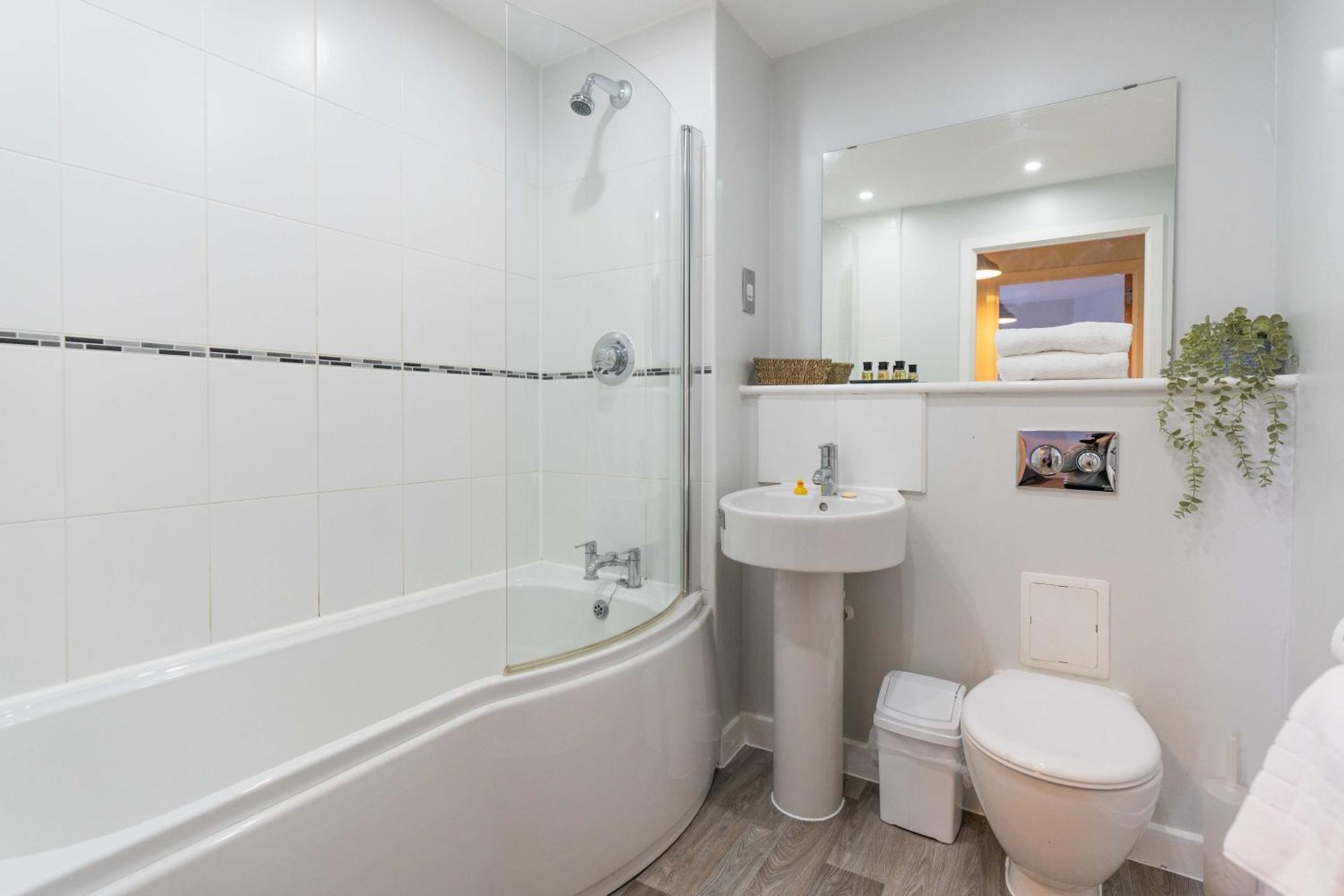 Cotels Centro - Location, Parking, Fibre Wifi, Smart Tv, Fully Equipped Kitchen *