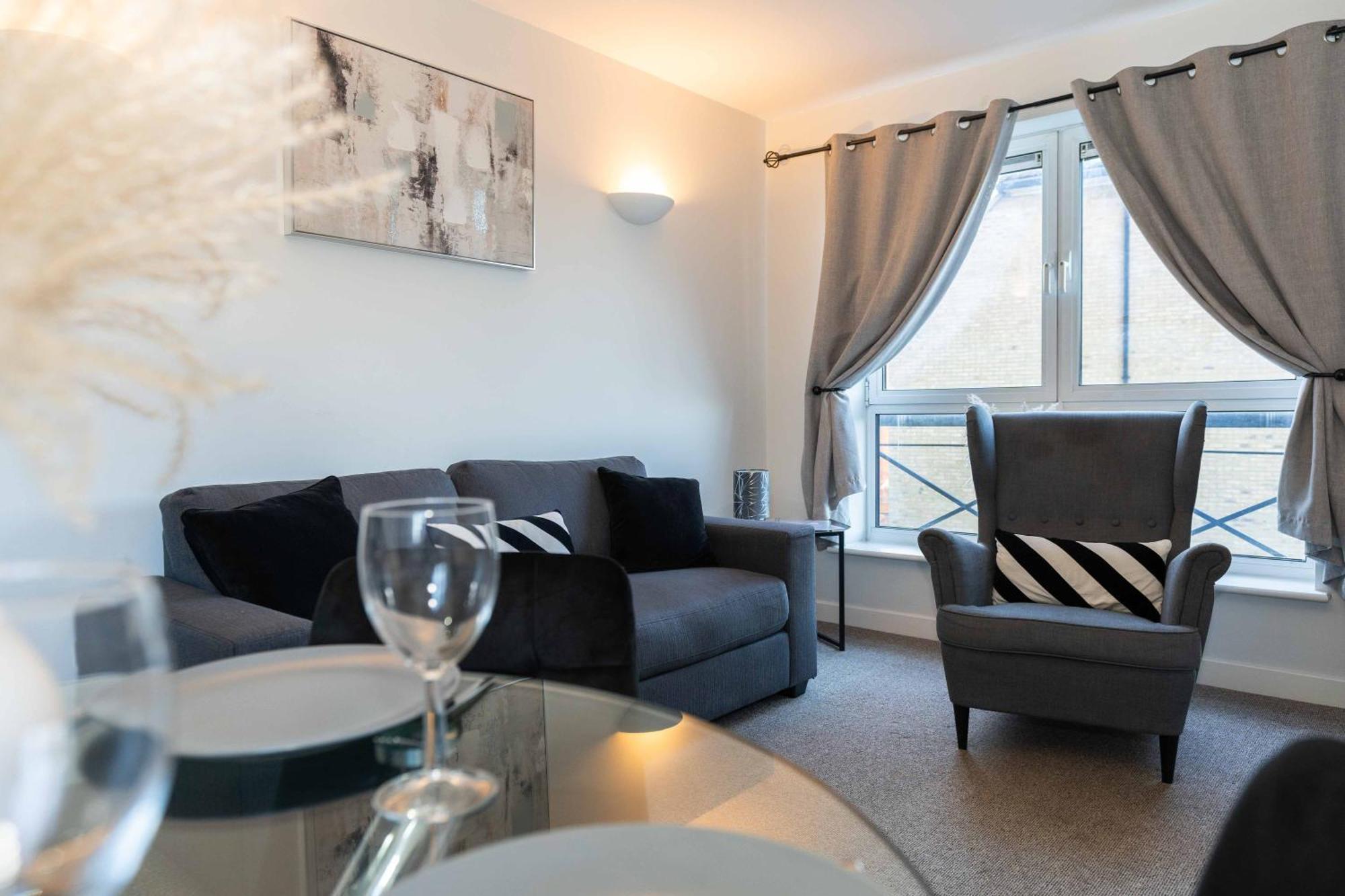 Apartment Cotels Centro - Location, Parking, Fibre Wifi, Smart Tv, Fully Equipped Kitchen Northampton