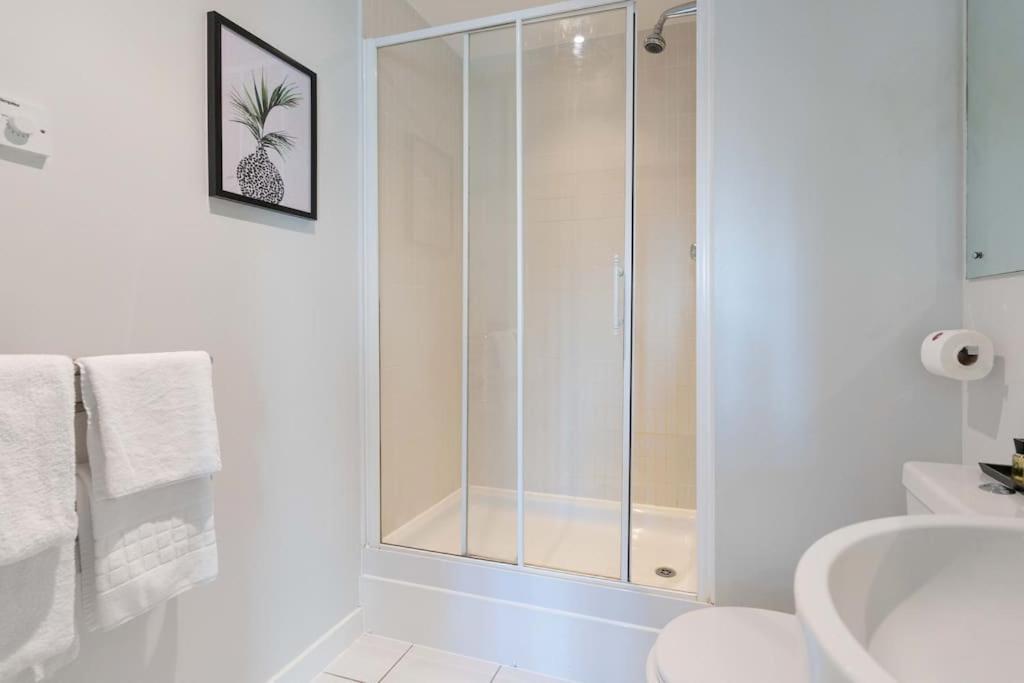 Cotels Centro - Location, Parking, Fibre Wifi, Smart Tv, Fully Equipped Kitchen *