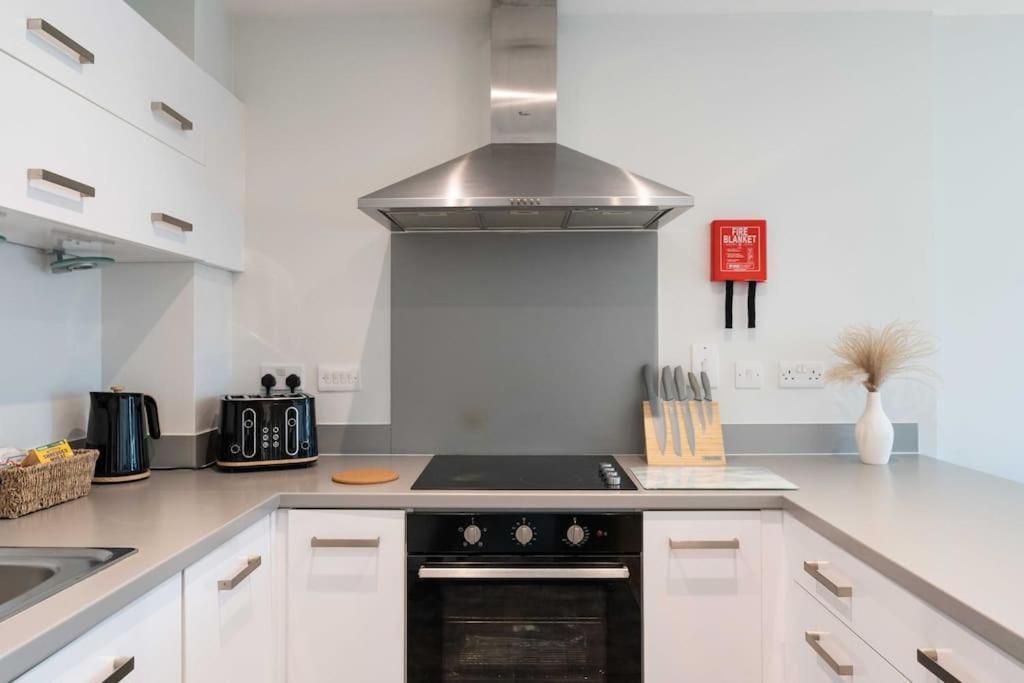 Cotels Centro - Location, Parking, Fibre Wifi, Smart Tv, Fully Equipped Kitchen Apartment Northampton