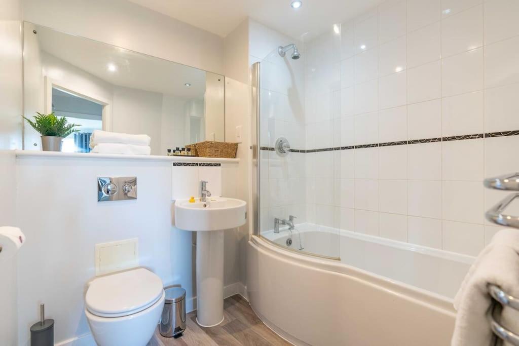 Apartment Cotels Centro - Location, Parking, Fibre Wifi, Smart Tv, Fully Equipped Kitchen Northampton