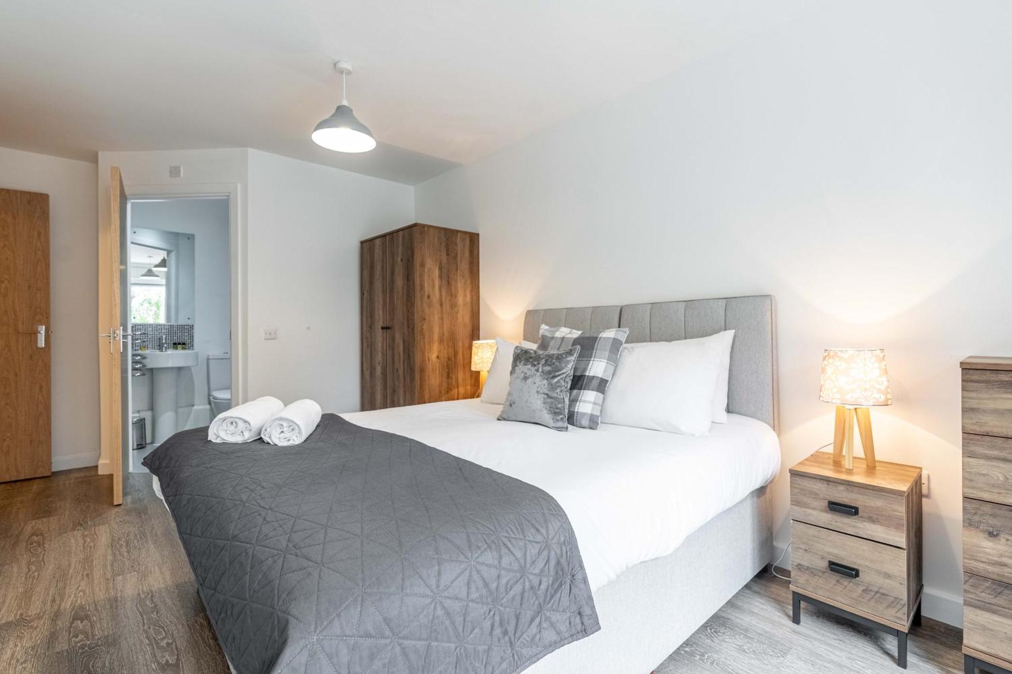 Cotels Centro - Location, Parking, Fibre Wifi, Smart Tv, Fully Equipped Kitchen *