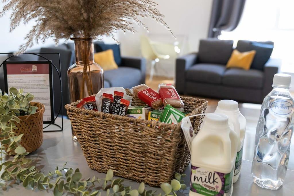 Cotels Centro - Location, Parking, Fibre Wifi, Smart Tv, Fully Equipped Kitchen * Northampton